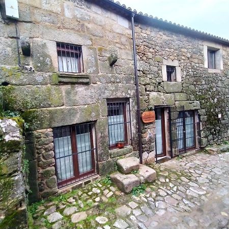 La Lagareta De Olivia Guest House Trevejo Bagian luar foto